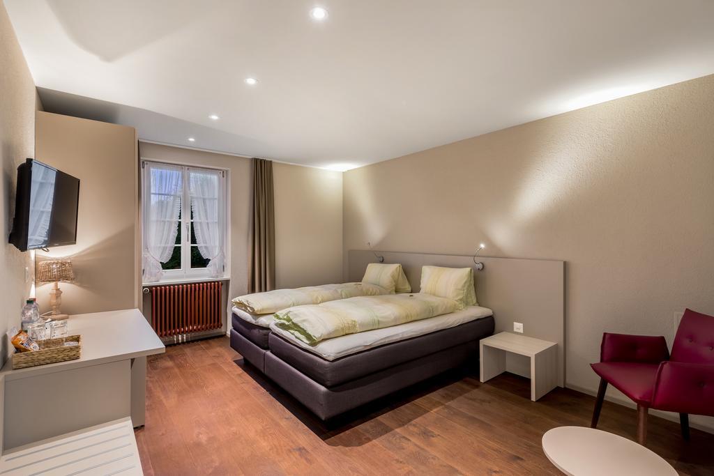 Twin Room,399166218:JPEG