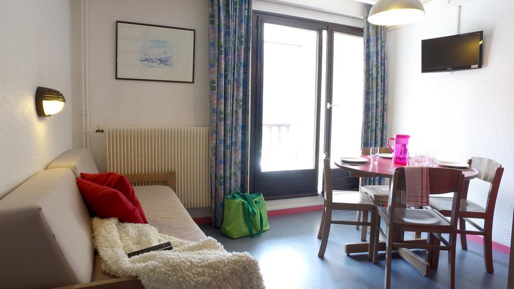 One-Bedroom Apartment,402811269:JPEG