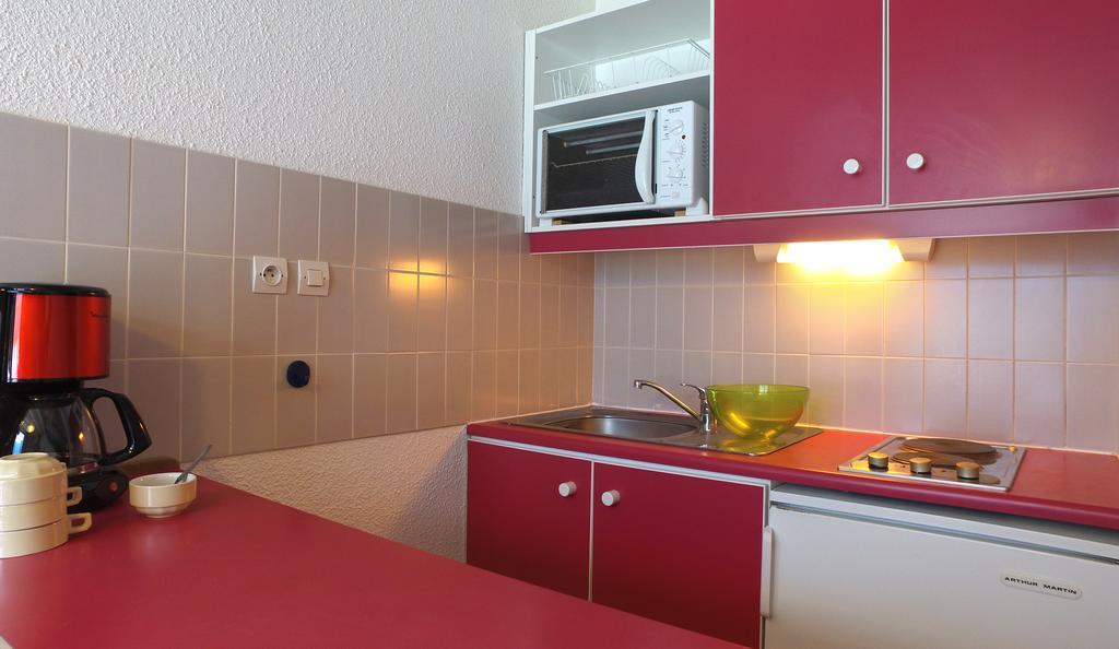 Three-Bedroom Apartment,208917292:JPEG
