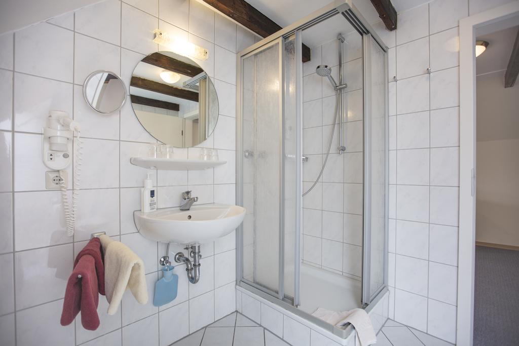 Large Double Room,405108612:JPEG