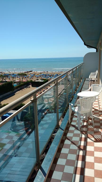 Two Connecting Double Rooms Balcony Partial Sea View,707180824:JPEG