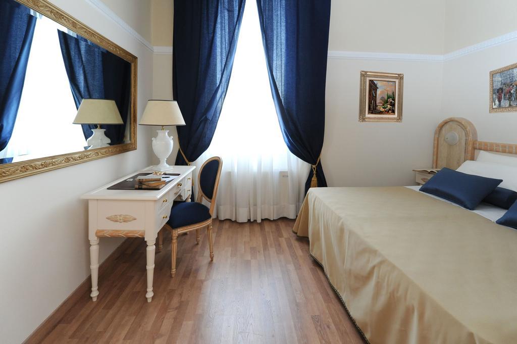 Classic Double Room,464058399:JPEG