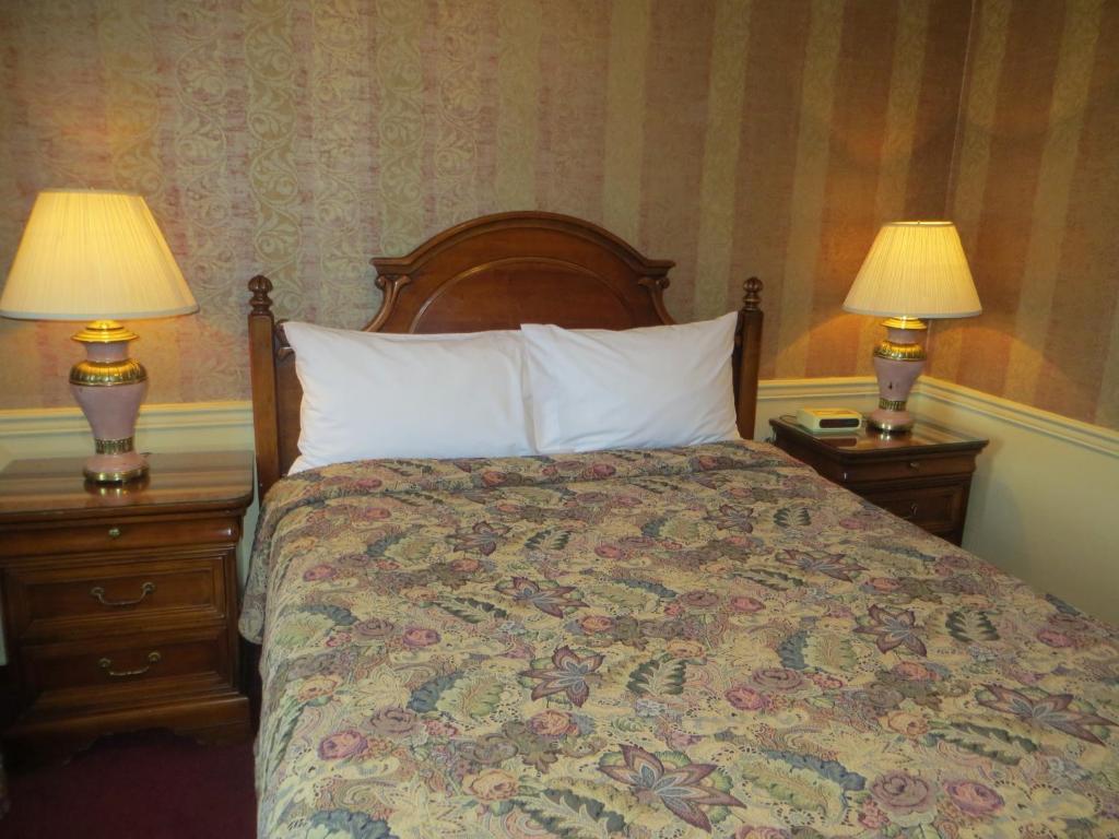 Queen Room