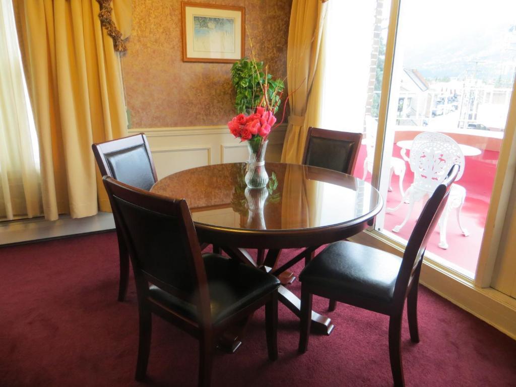 Executive One-Bedroom Suite
