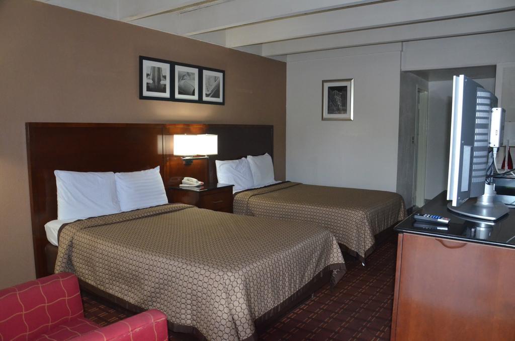 Double Room Two Double Beds Non-Smoking,446787402:JPEG