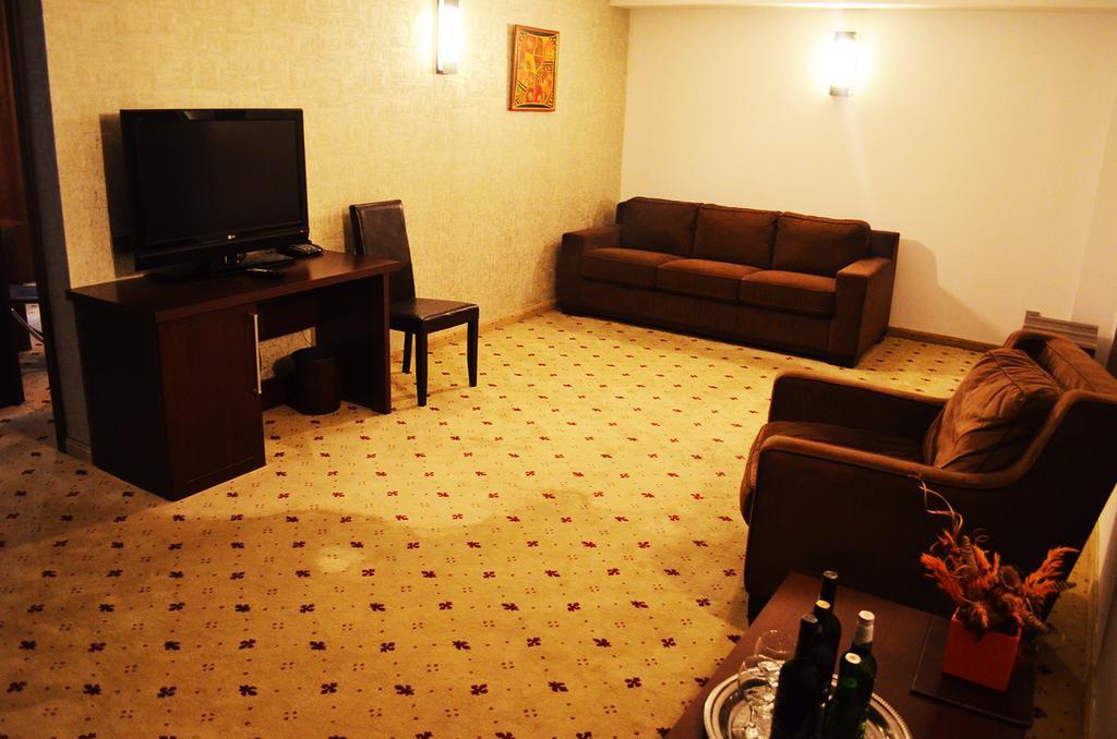 One-Bedroom Suite