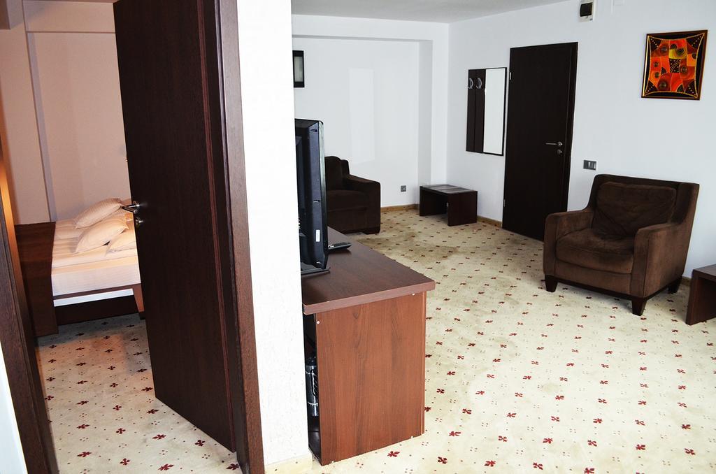 One-Bedroom Suite