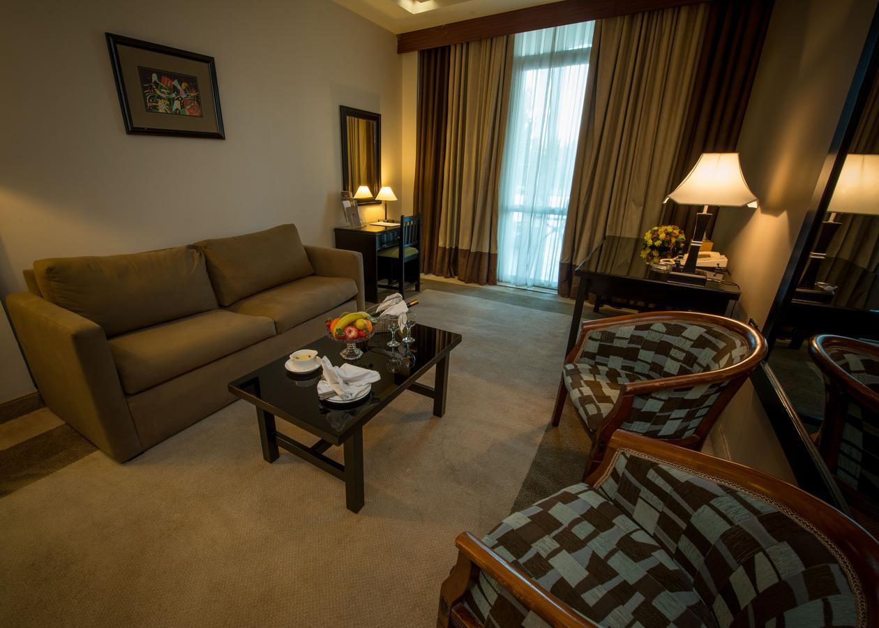 Deluxe Junior Suite Pool View