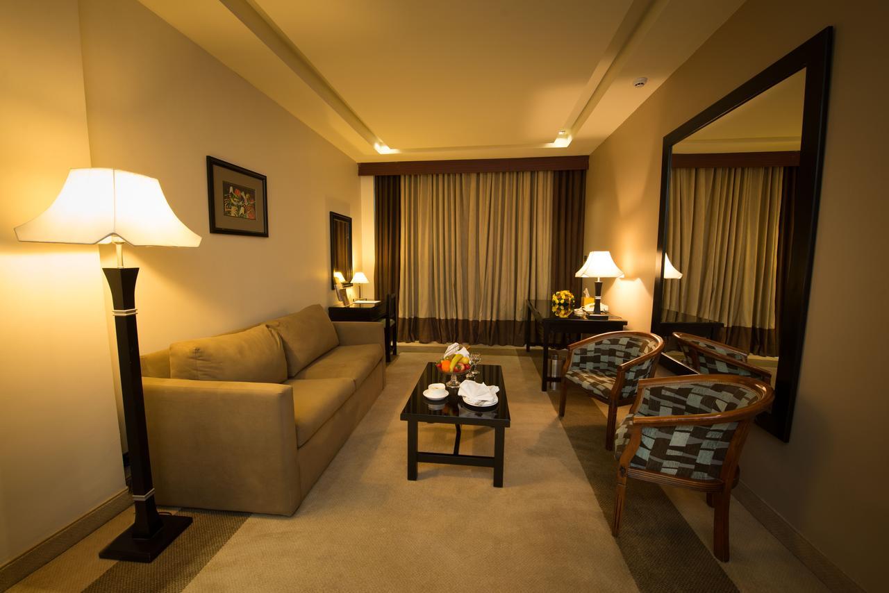 Deluxe Junior Suite Pool View