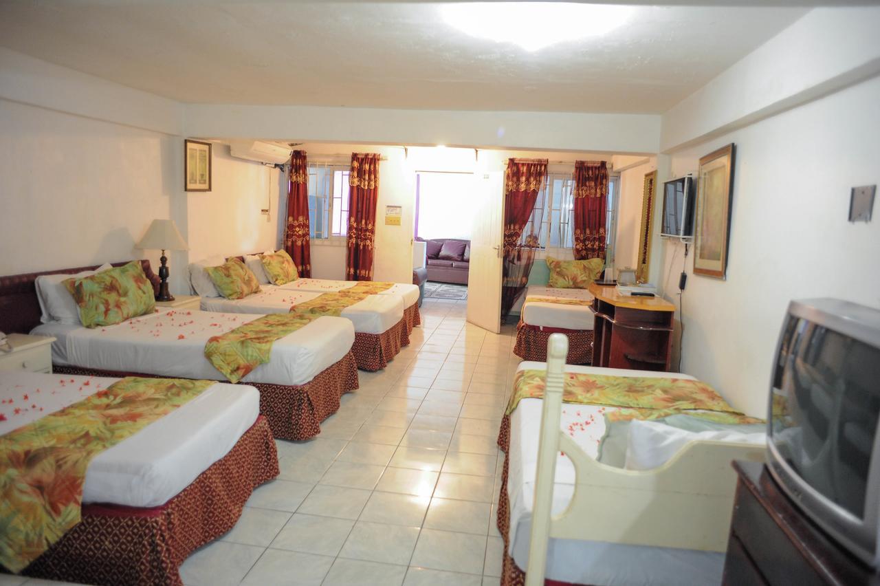 Single Bed 6-Bed Dormitory Room