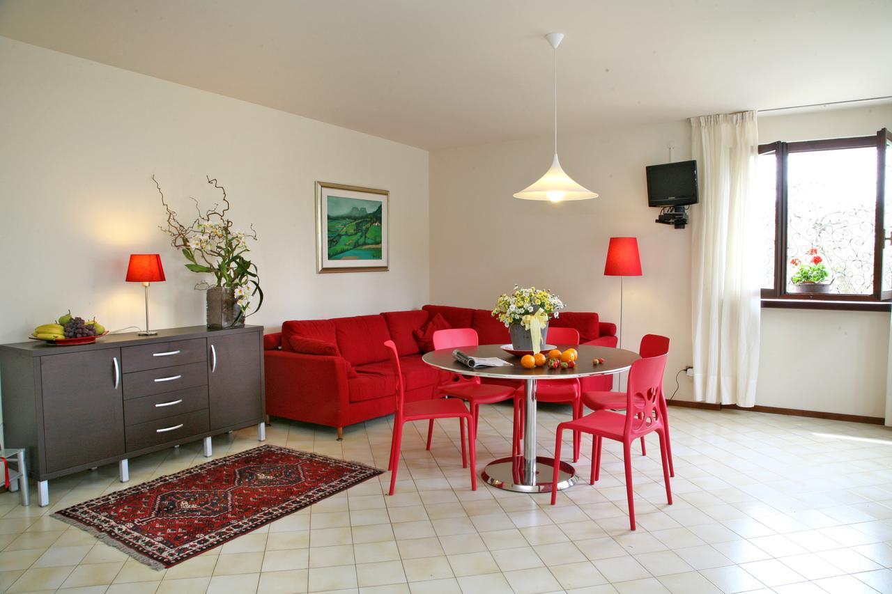 Three-Bedroom Apartment,586934385:JPEG