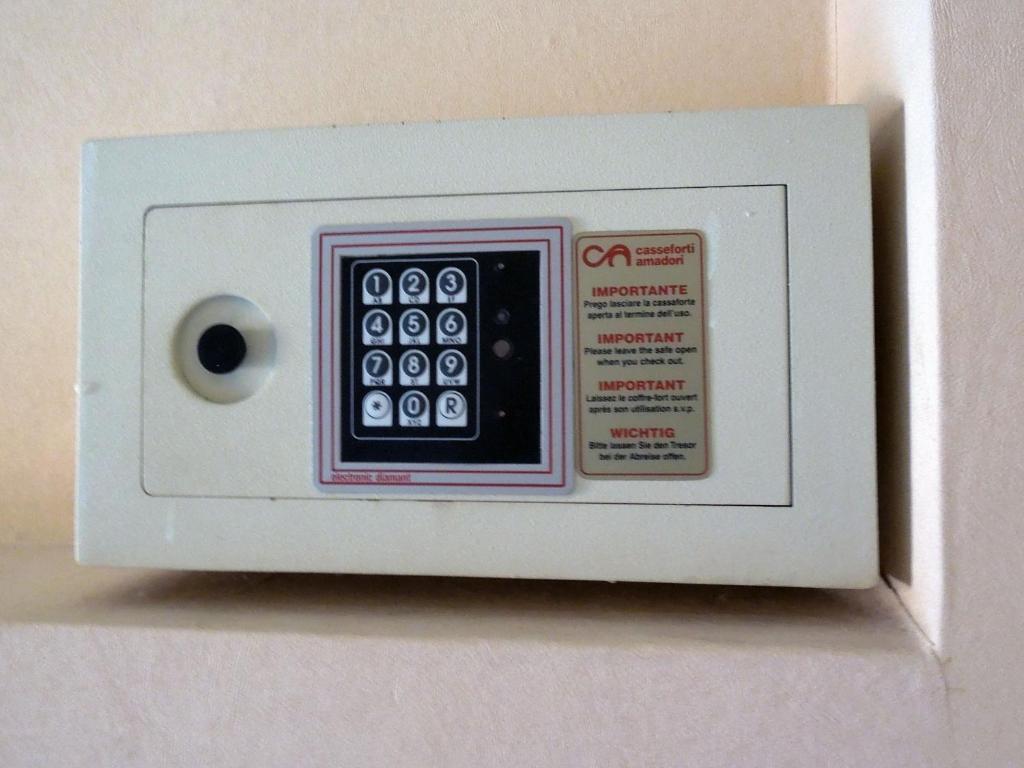 Standard Double or Twin Room,58987909:JPEG
