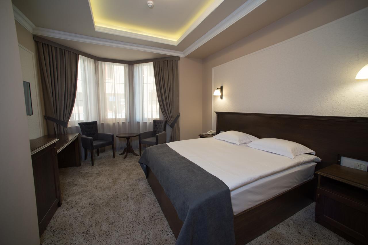 Deluxe Double or Twin Room City View