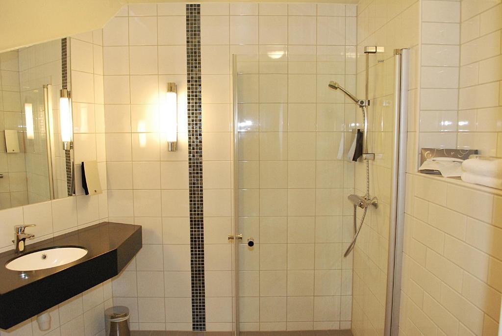 Compact Double,705955024:JPEG