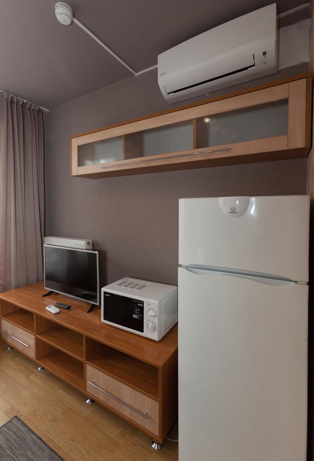 Deluxe Studio