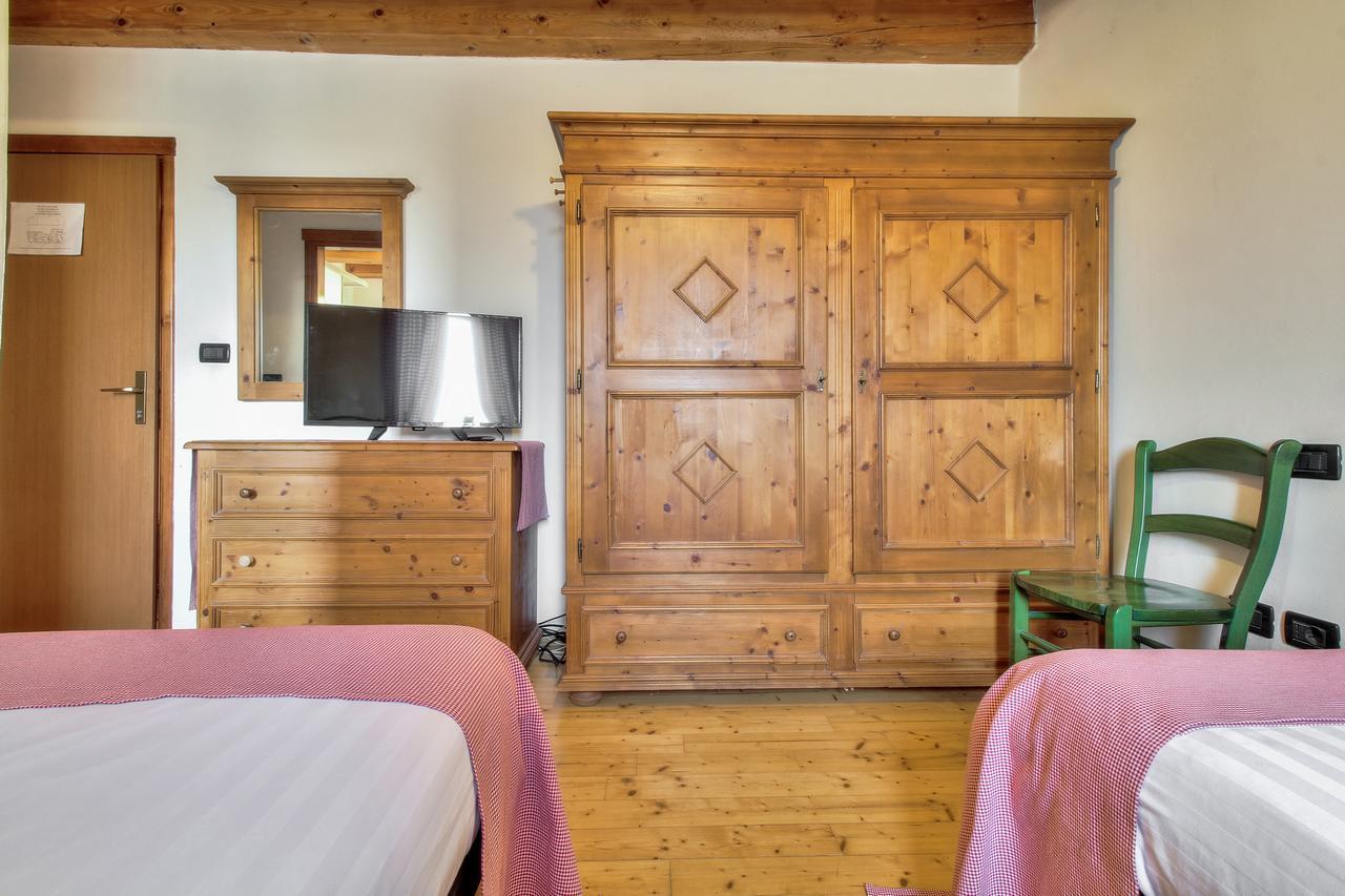 Twin Room Bathroom