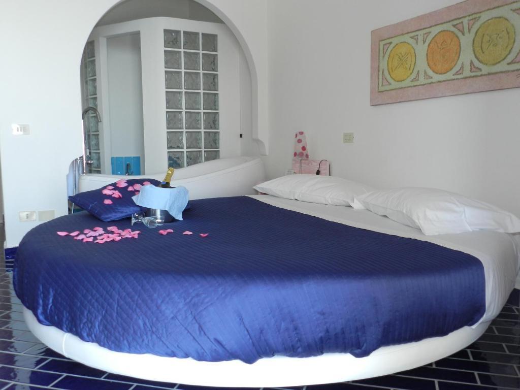 Deluxe Double Room Sea View,798954579:JPEG