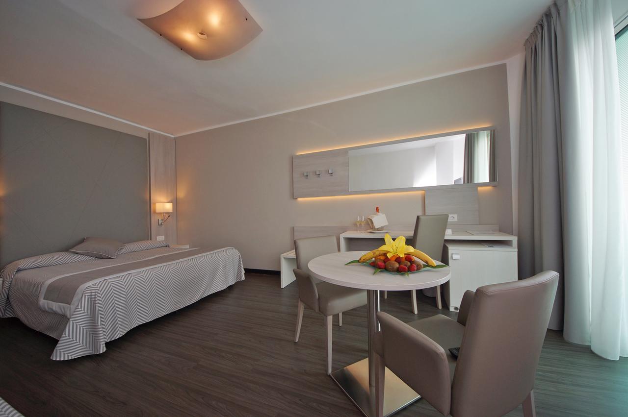 Executive Quadruple Room Sea View Beach