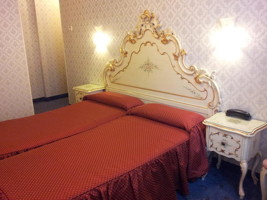 Double Room,71986298:JPEG