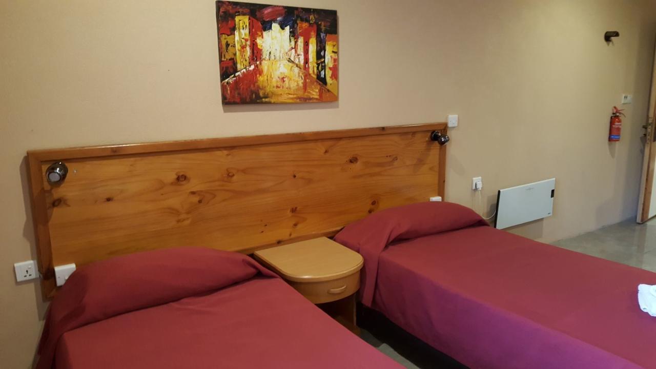 Double or Twin Room,642243819:JPEG