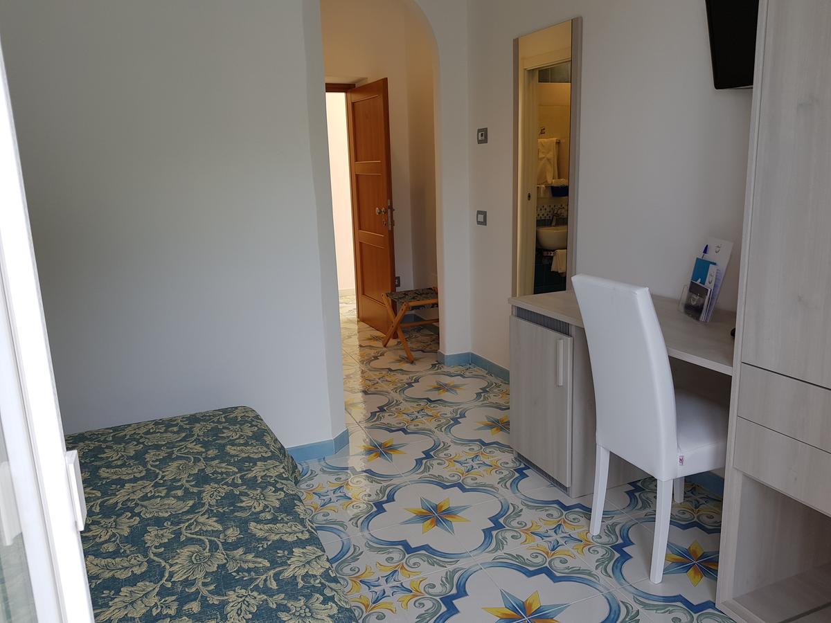 Double or Twin Room Sea View,644862393:JPEG