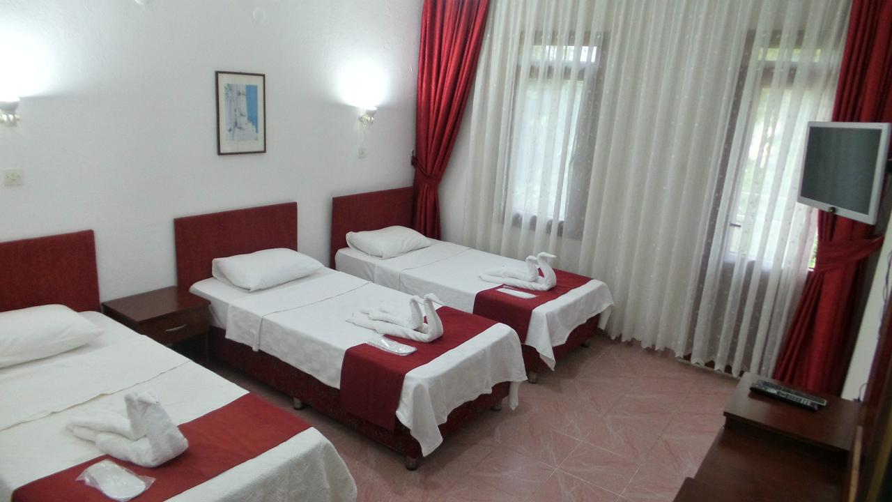 Habitación con cama grande