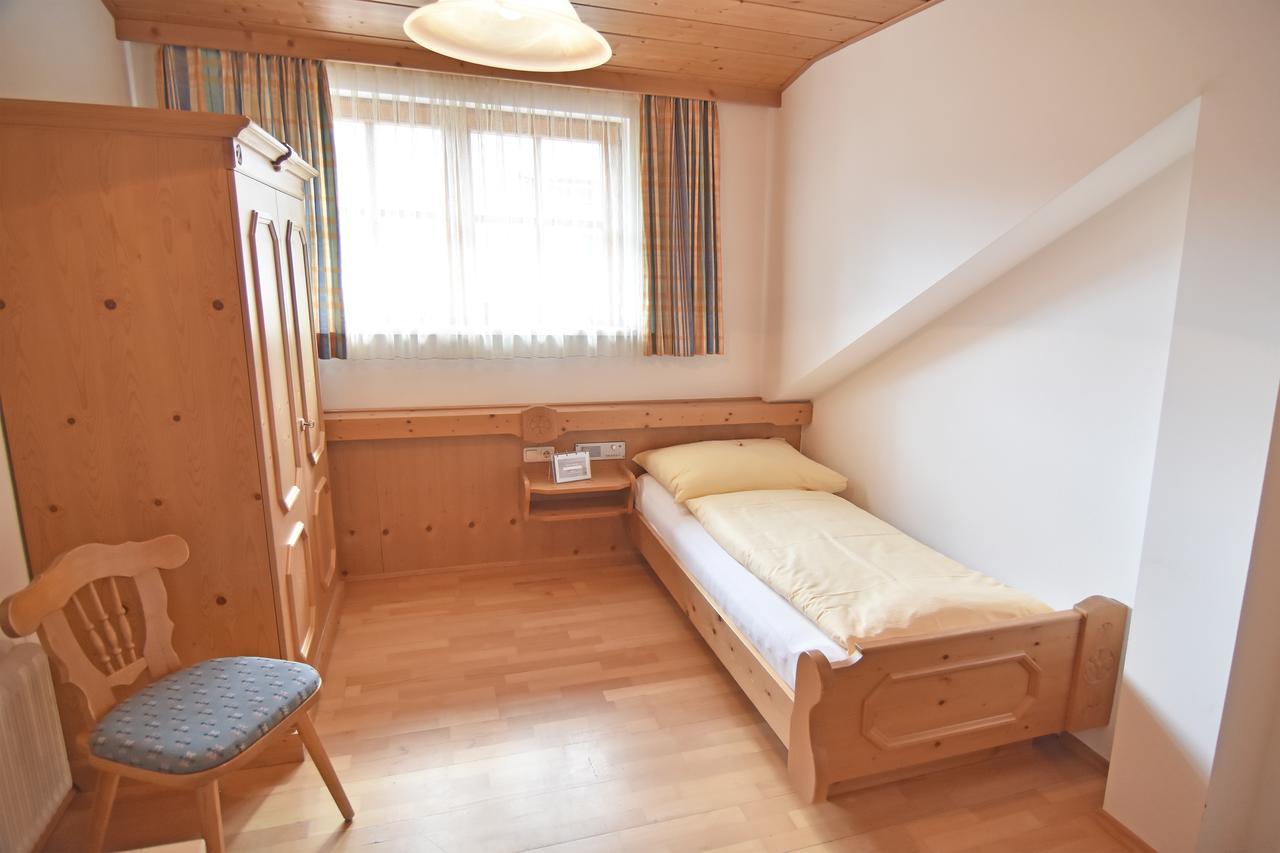 Single Room,647183319:JPEG
