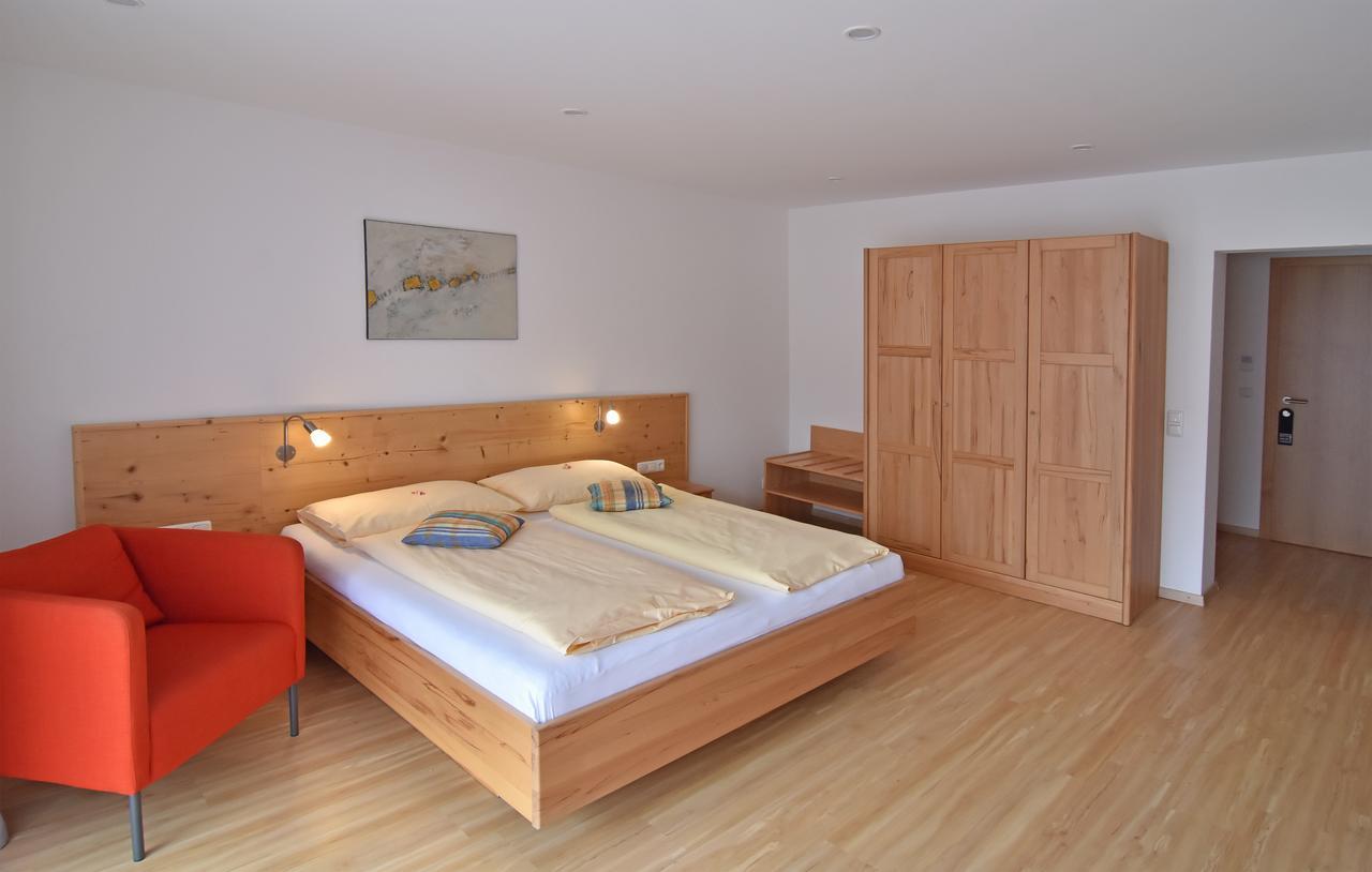 Deluxe Quadruple Room,647183301:JPEG