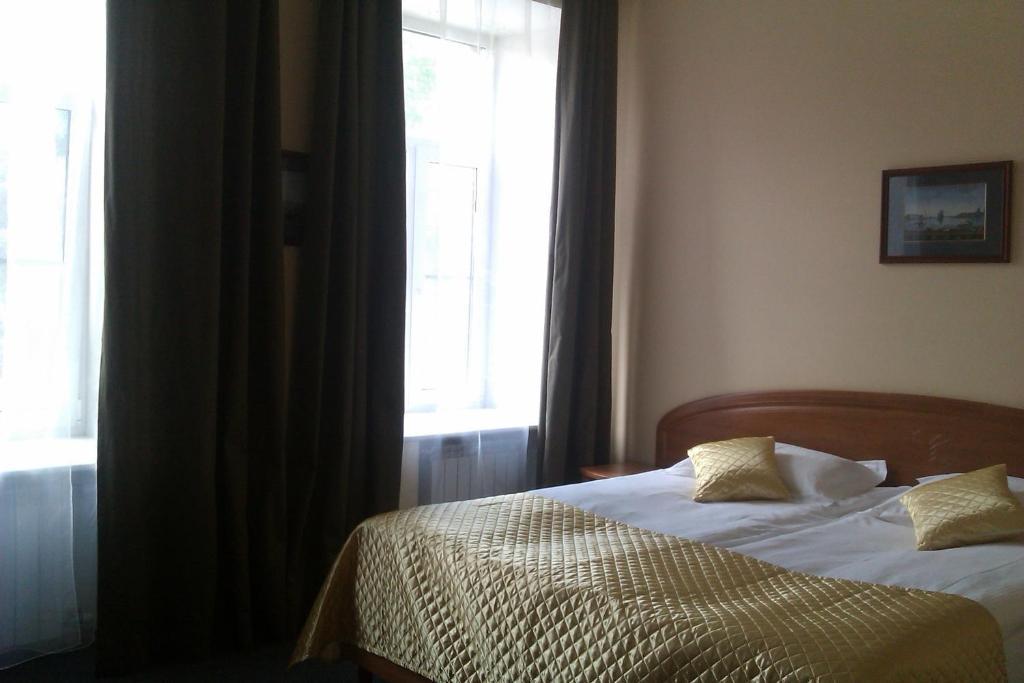 Standard Single Room,1585463276:JPEG