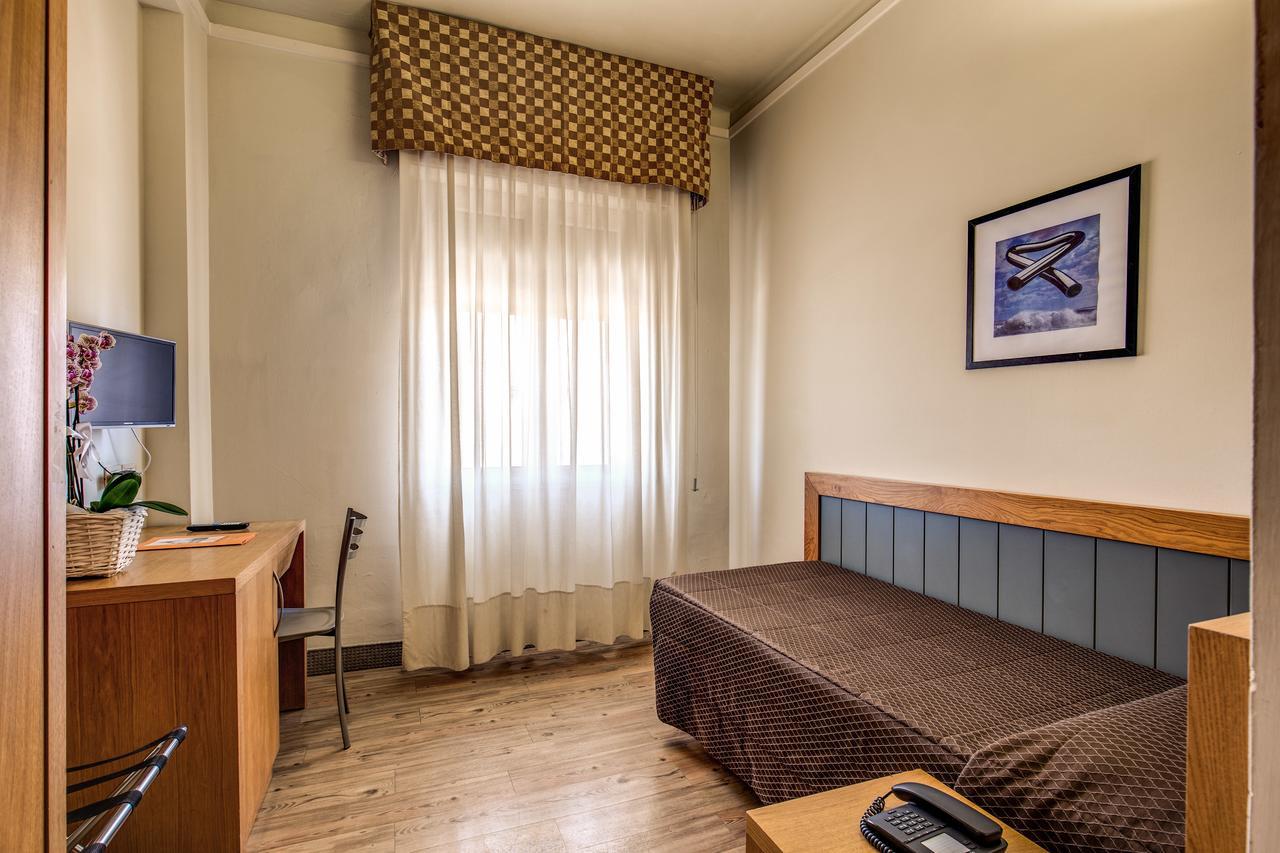 Standard Single Room,1433286925:JPEG