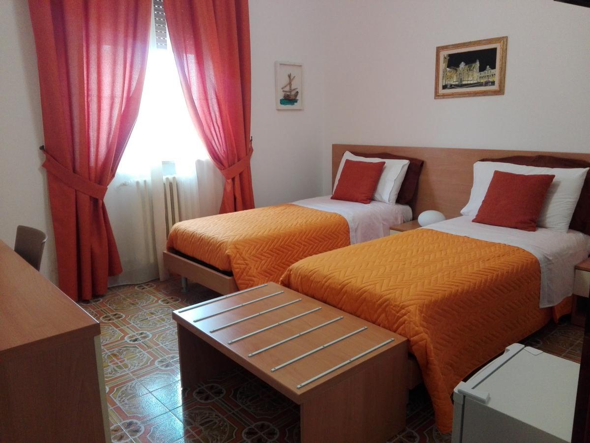 Double or Twin Room Private Bathroom