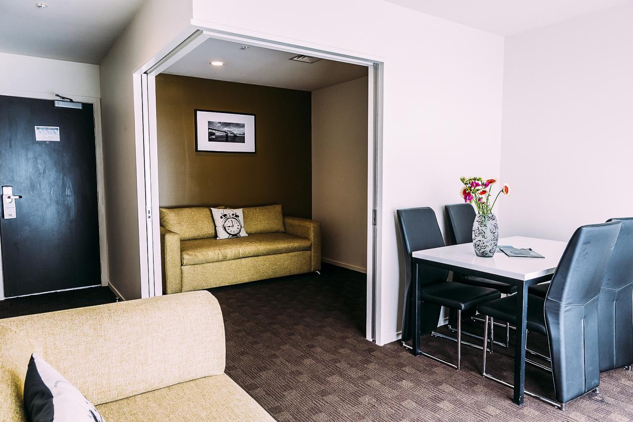 Premier One-Bedroom Apartment,655024587:JPEG