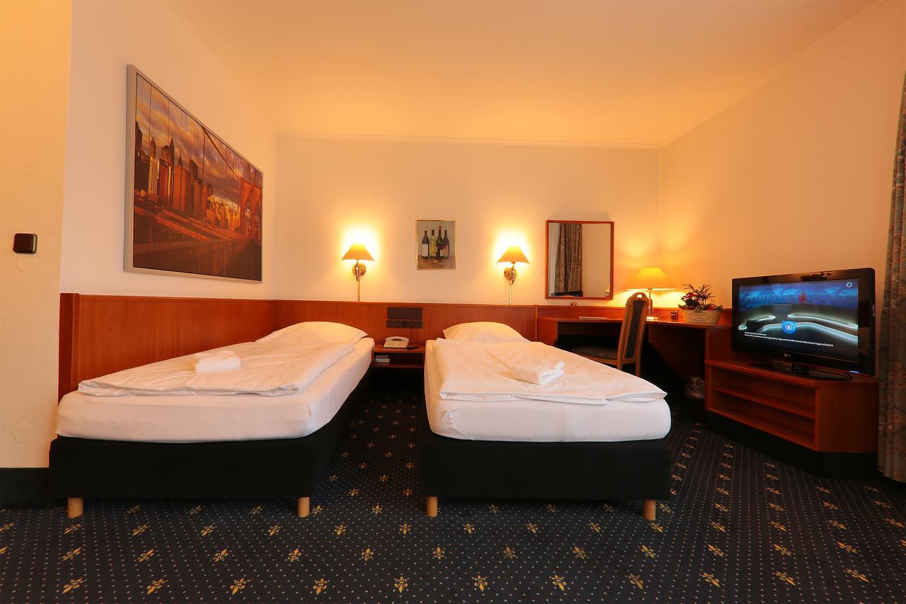 Deluxe Twin Room,666213708:JPEG