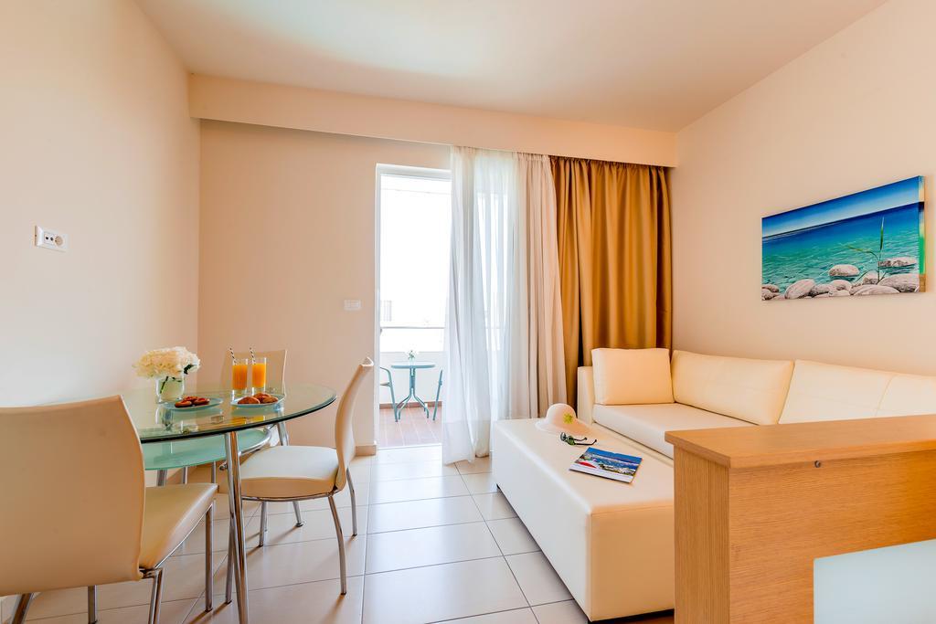 One-Bedroom Suite,1589207297:JPEG