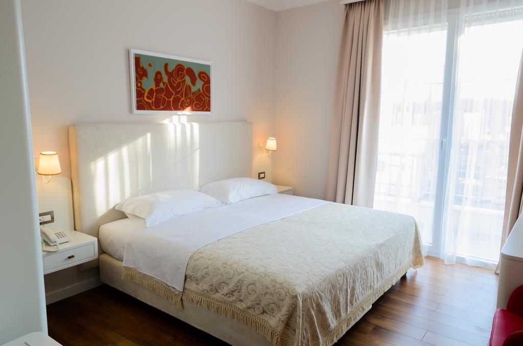 Double Room with Balcony,122001502:JPEG
