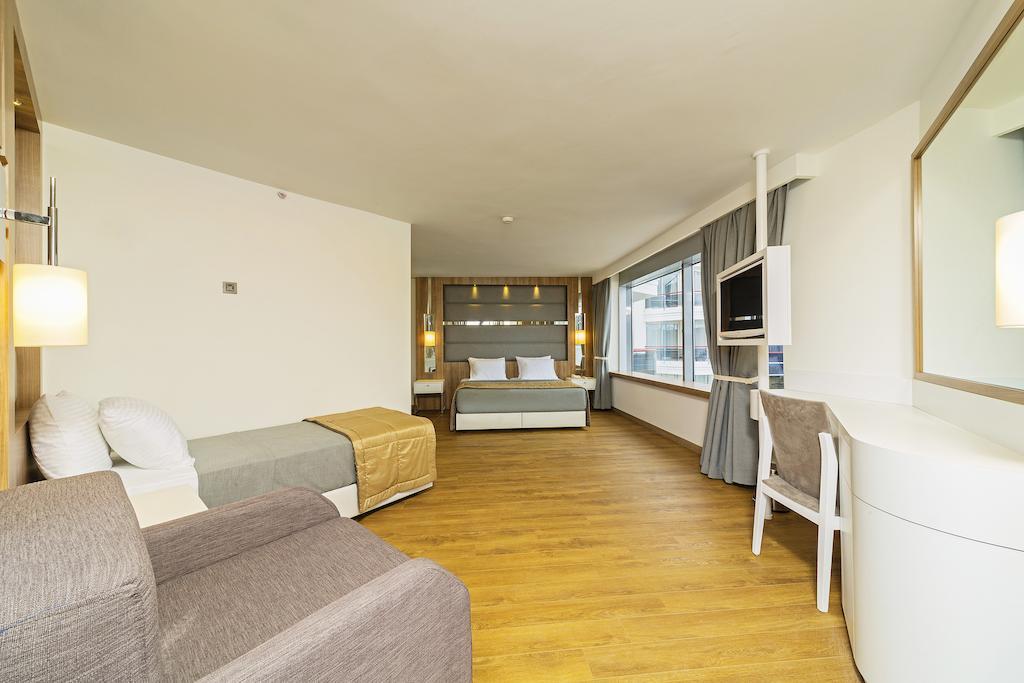 Corner Suite
