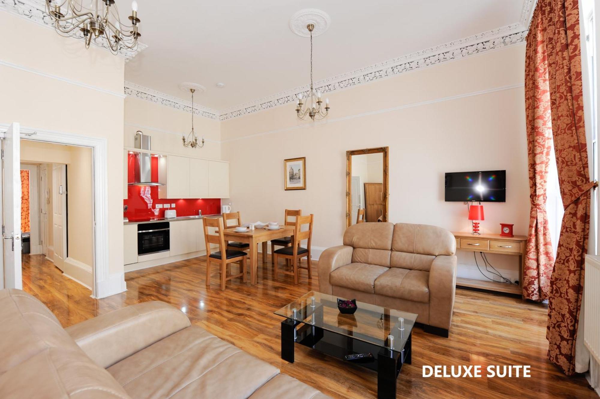 Deluxe Family Suite (4 Adults + 2 Children),137424996:JPEG