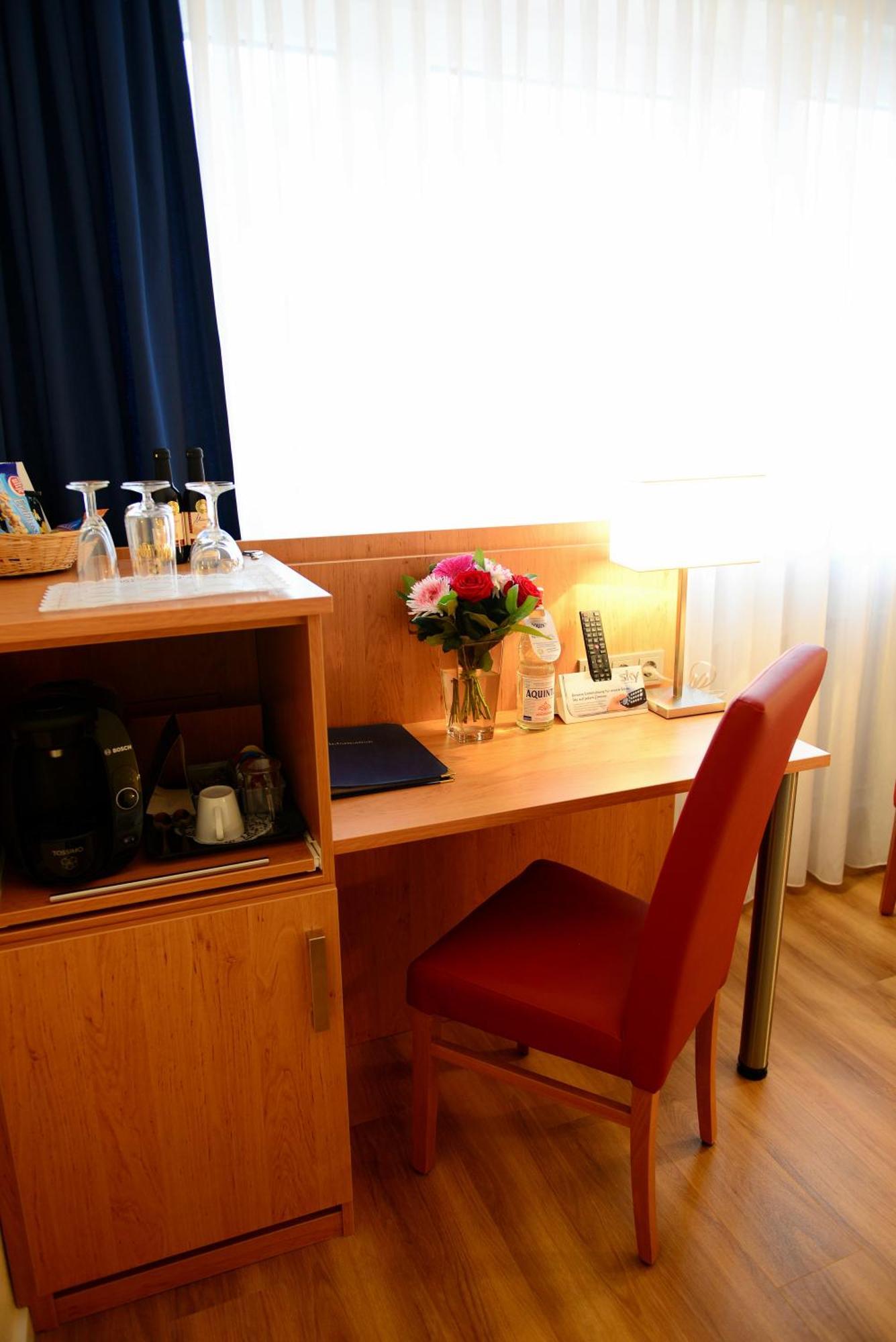 Standard Single Room,690295320:JPEG