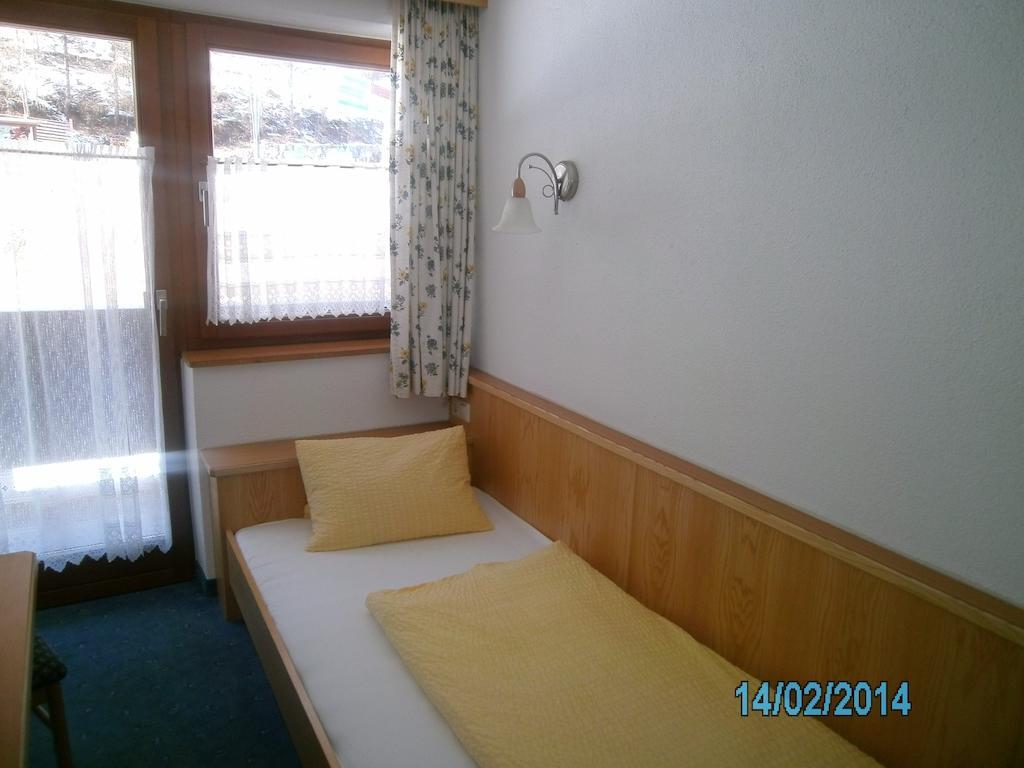 Superior One-Bedroom Apartment