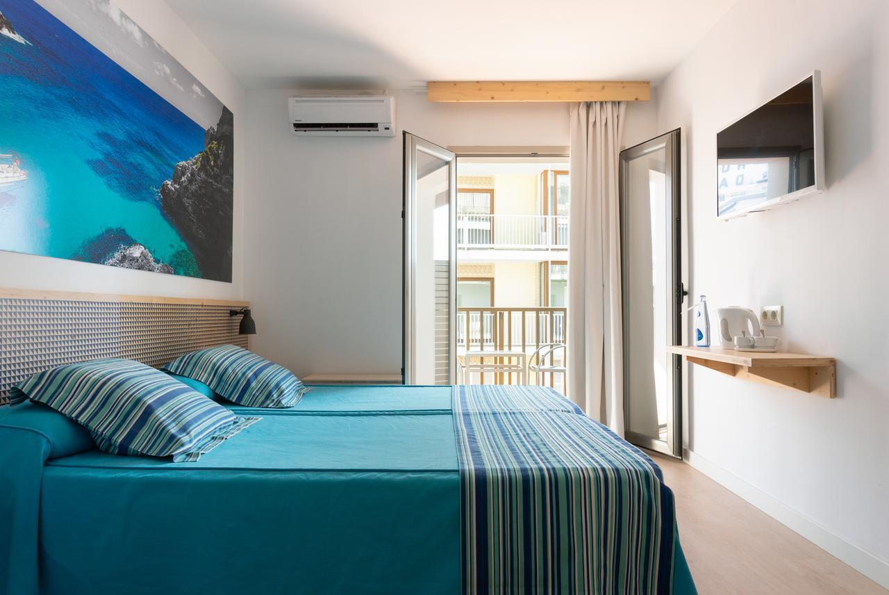 Double or Twin Room Side Sea View