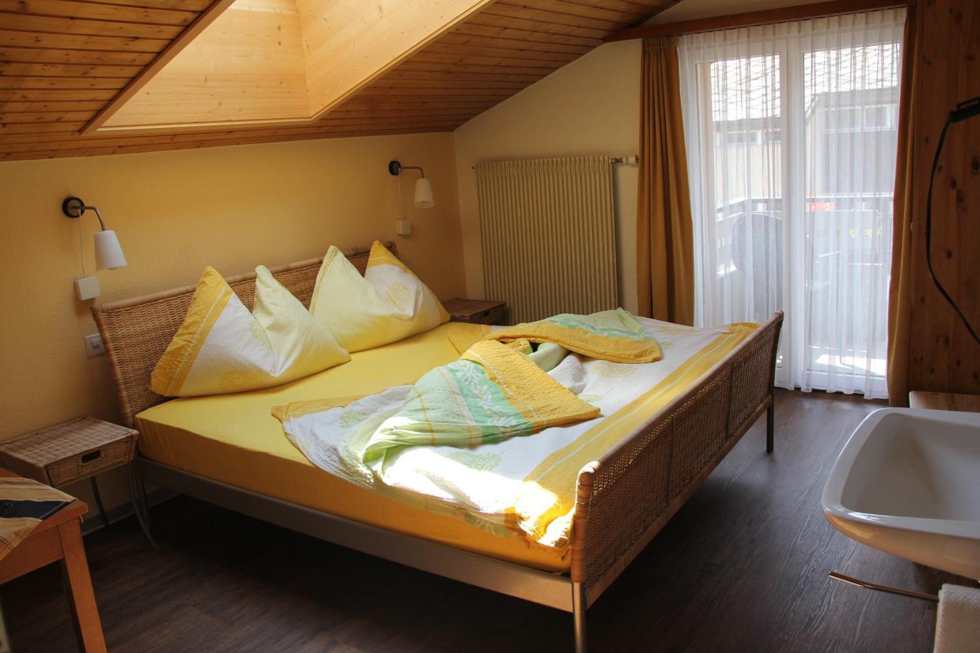 Family Room,1544774524:JPEG