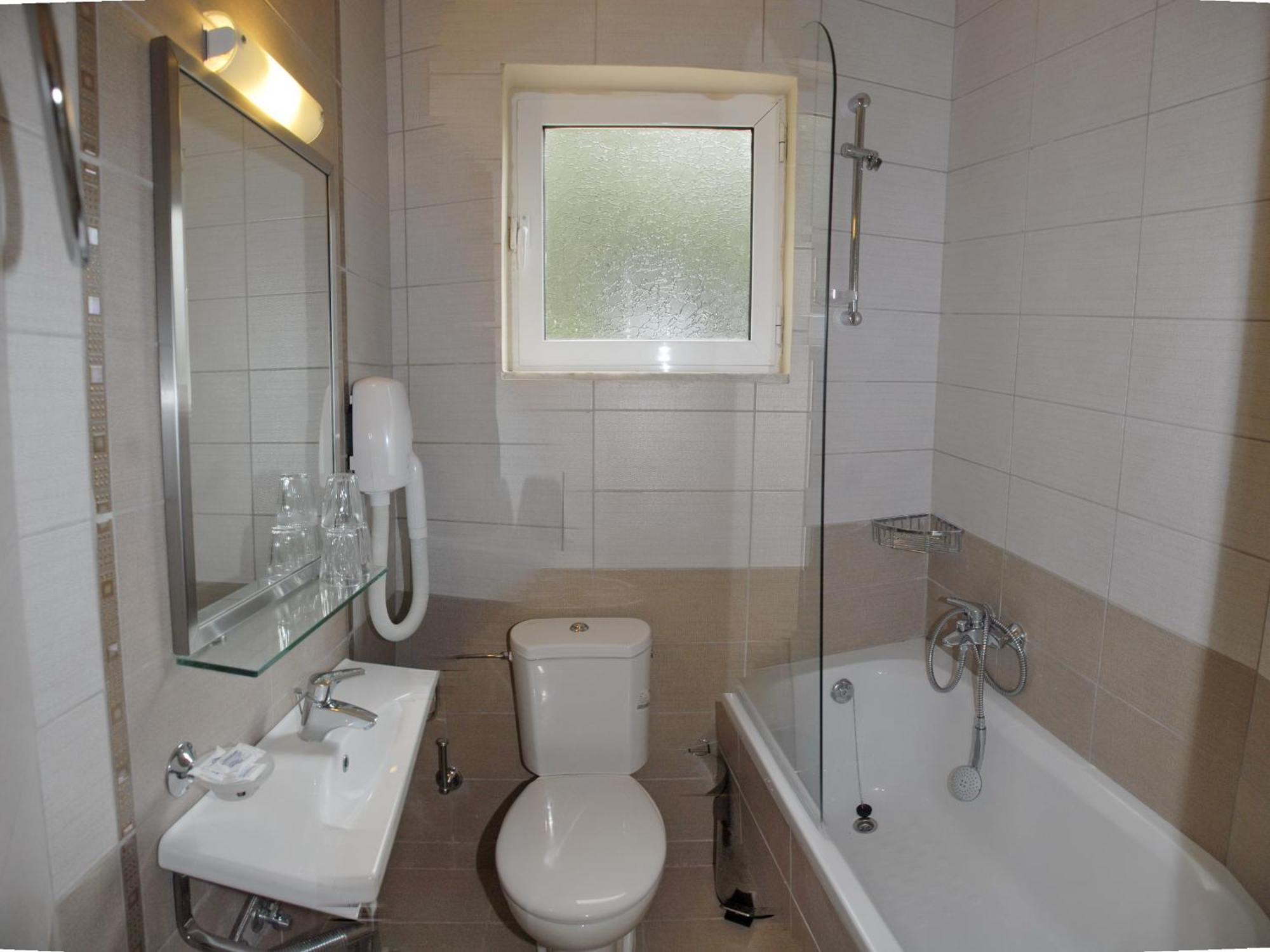 Double or Twin Room Sea View