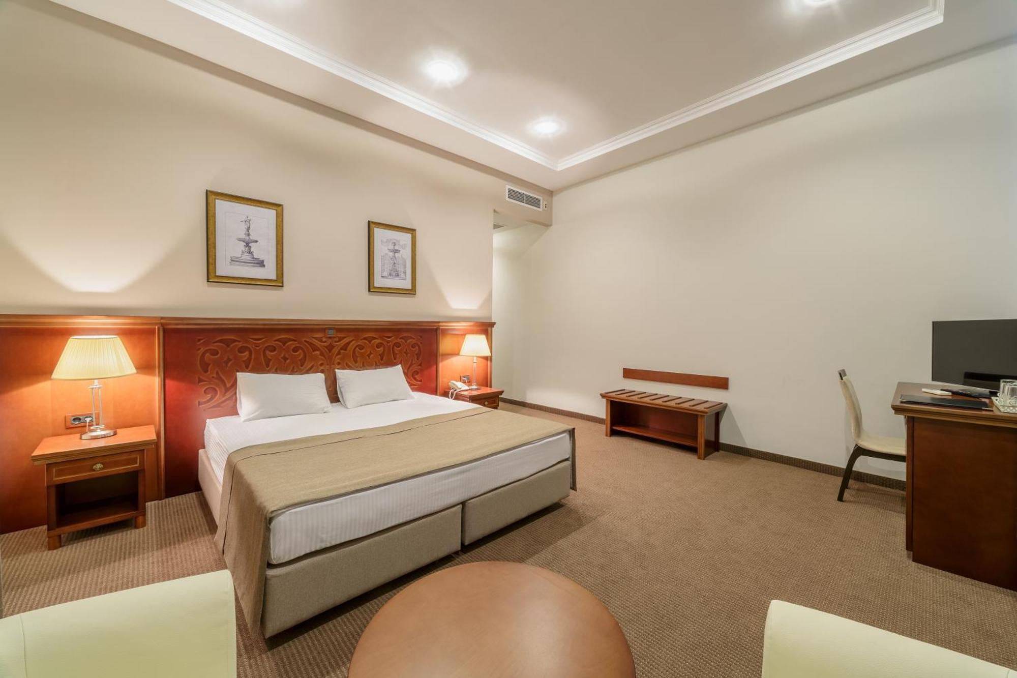 Large Double or Twin Room