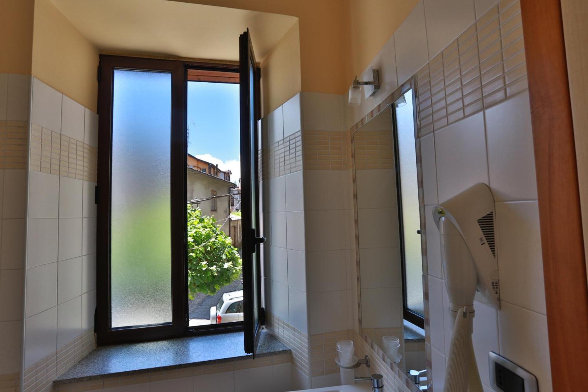 Deluxe Quadruple Room,773691124:JPEG