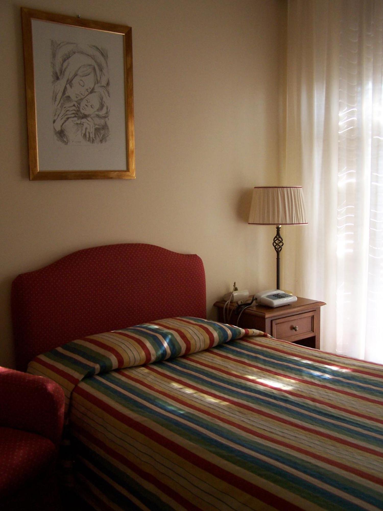 Single Room,1209472069:JPEG