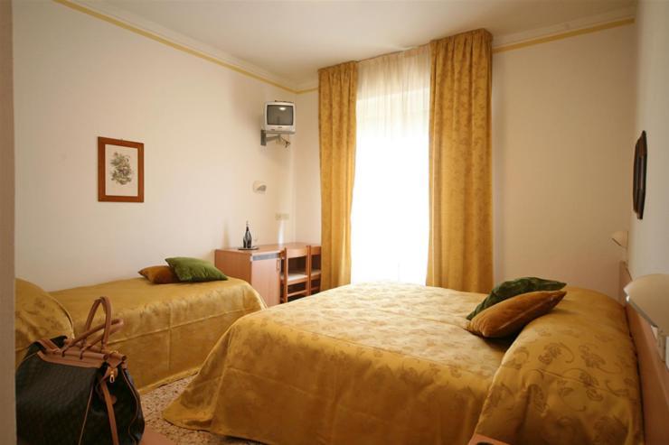 Triple Room,736022965:JPEG