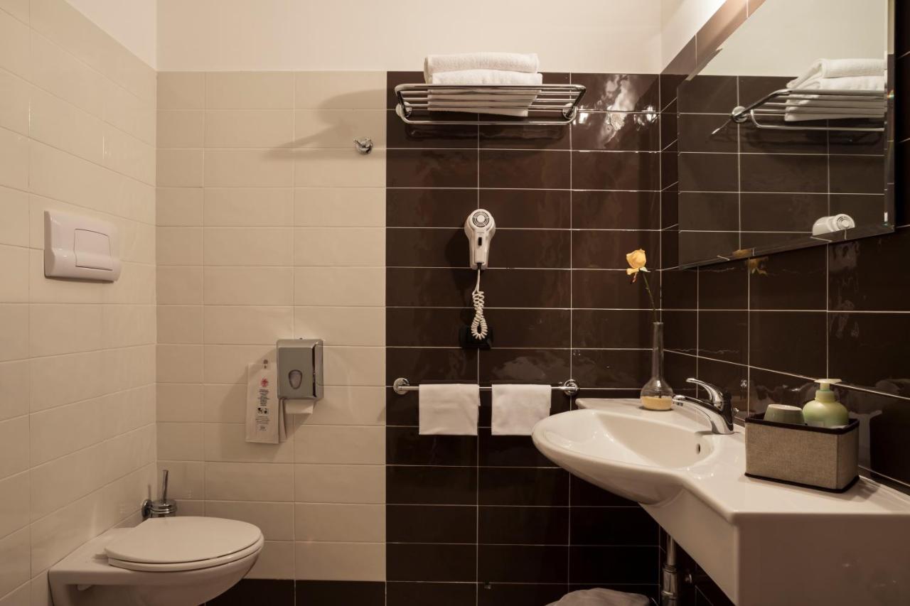 Triple Room,744337060:JPEG