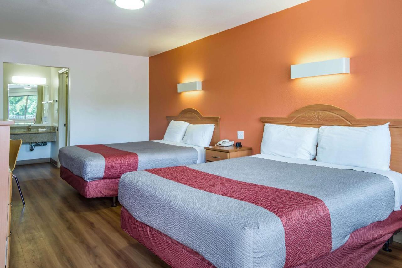 Deluxe Queen Room with Two Queen Beds,750029258:JPEG