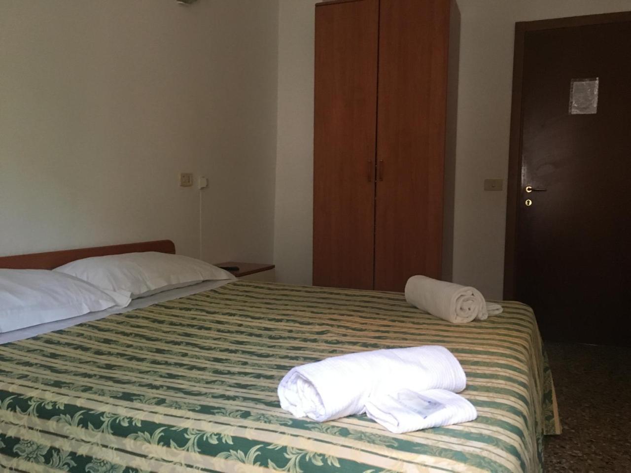 Double Room Private External Bathroom