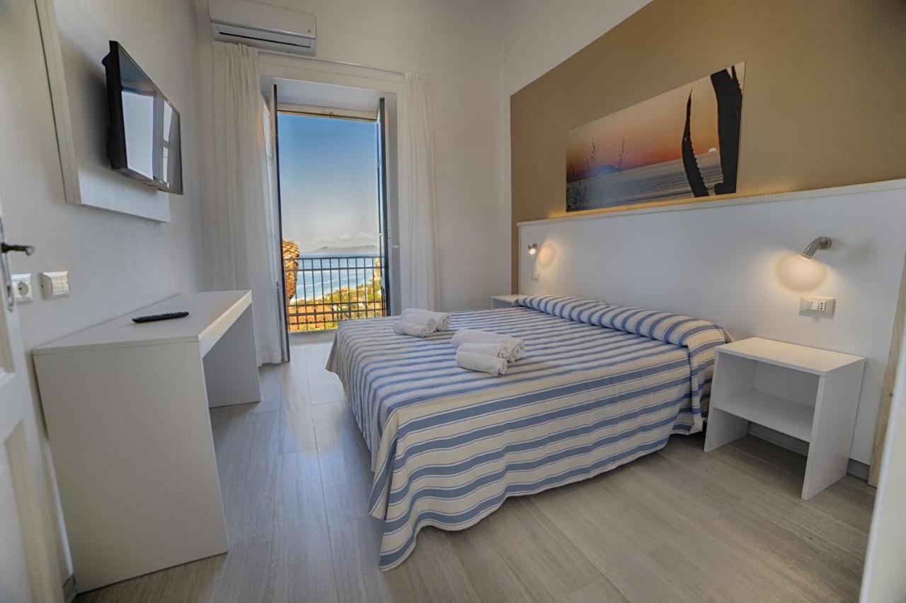 Quadruple Room Sea View